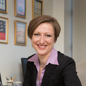 Julia Minson Headshot